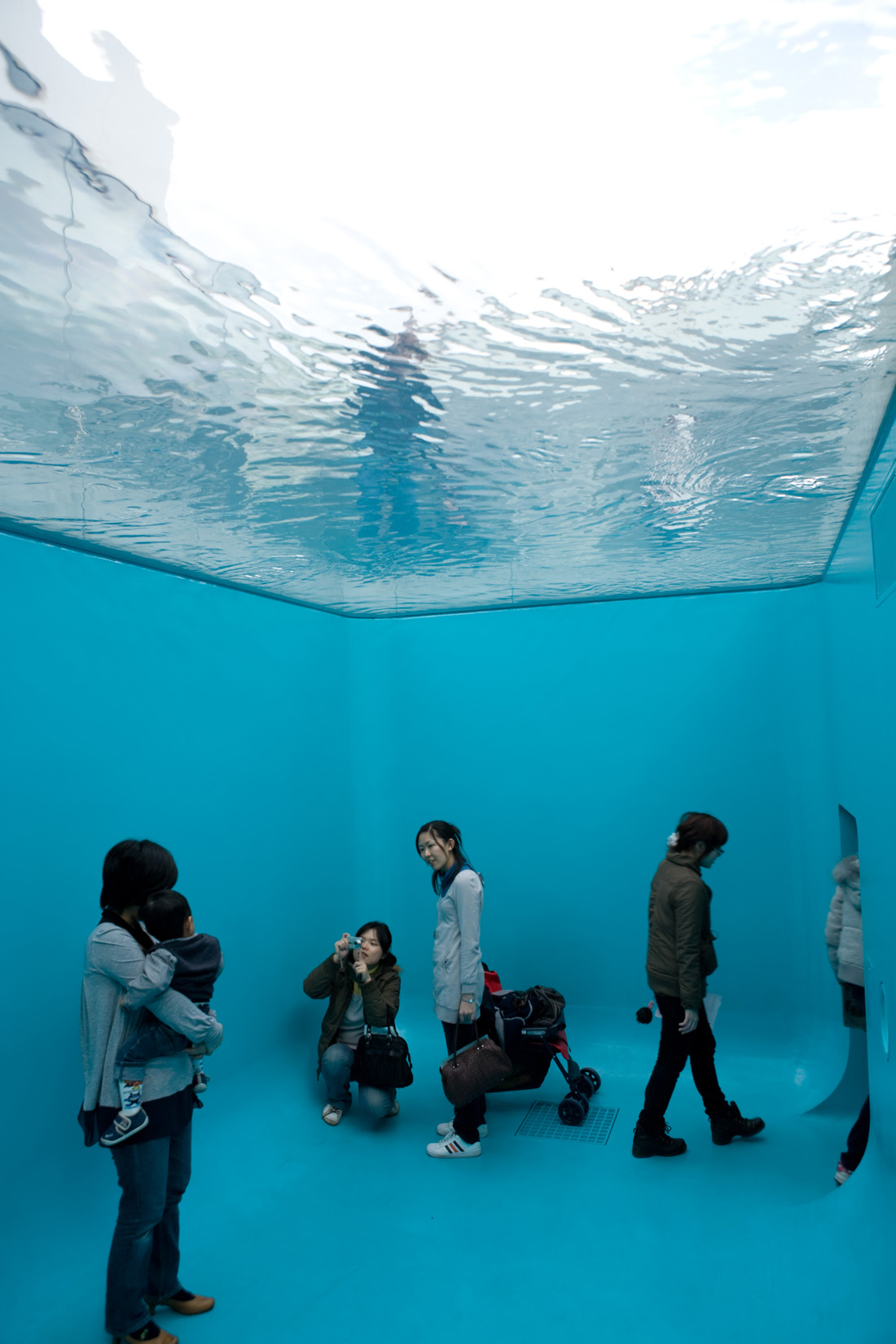 金沢21世紀美術館でレアンドロ エルリッヒの作品を楽しむ 金沢 旅亭懐石のとや