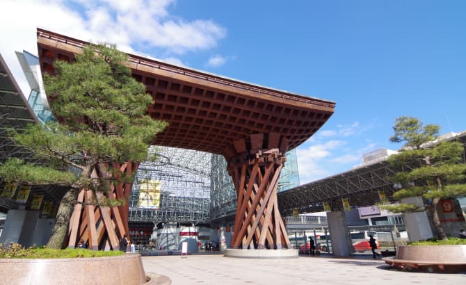 金沢駅の鼓門