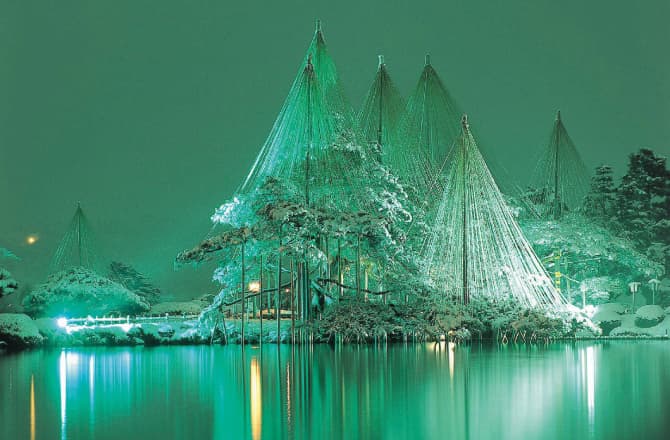 冬の兼六園・雪吊り